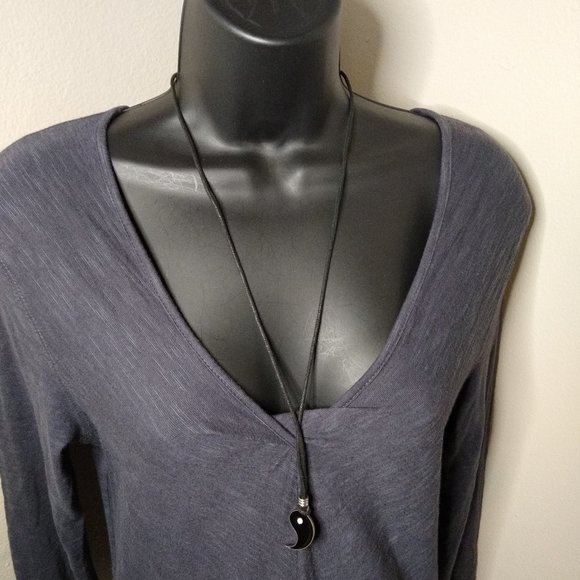 Yin And Yang Metal Pendant String Necklace Set - Picture 15 of 15